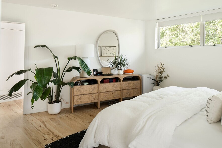 More Photos Of 608 Westminster Ave, Venice Apartments For Sale