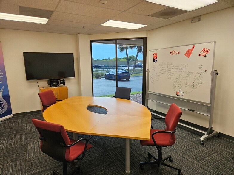 More Photos Of 600-636 SW 12th Ave, Deerfield Beach Light Manufacturing For Lease