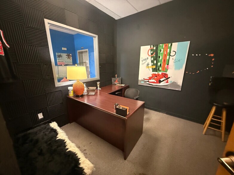 More Photos Of 7847 Tanners Gate Ln, Florence Office For Sale