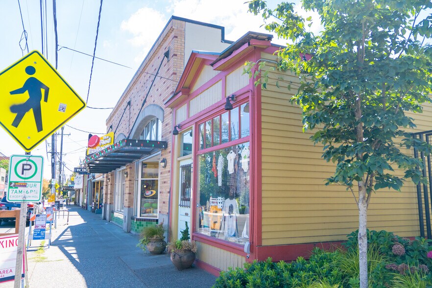 Primary Photo Of 423-425 15th Ave E, Seattle Storefront For Lease