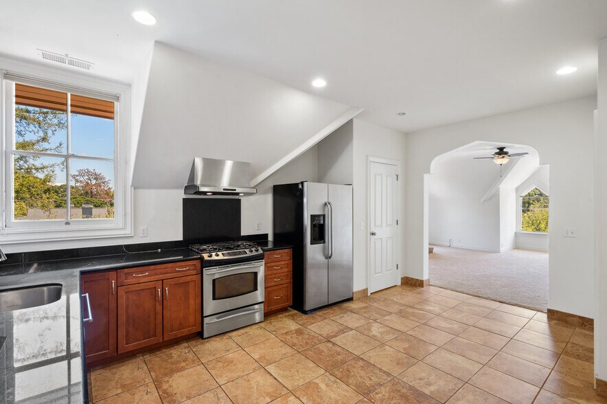 More Photos Of 333 G St, San Rafael Apartments For Sale