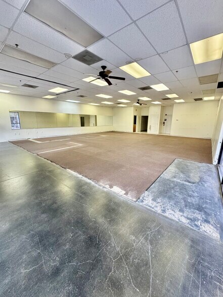 More Photos Of 1965 S Alma School Rd, Chandler General Retail For Lease