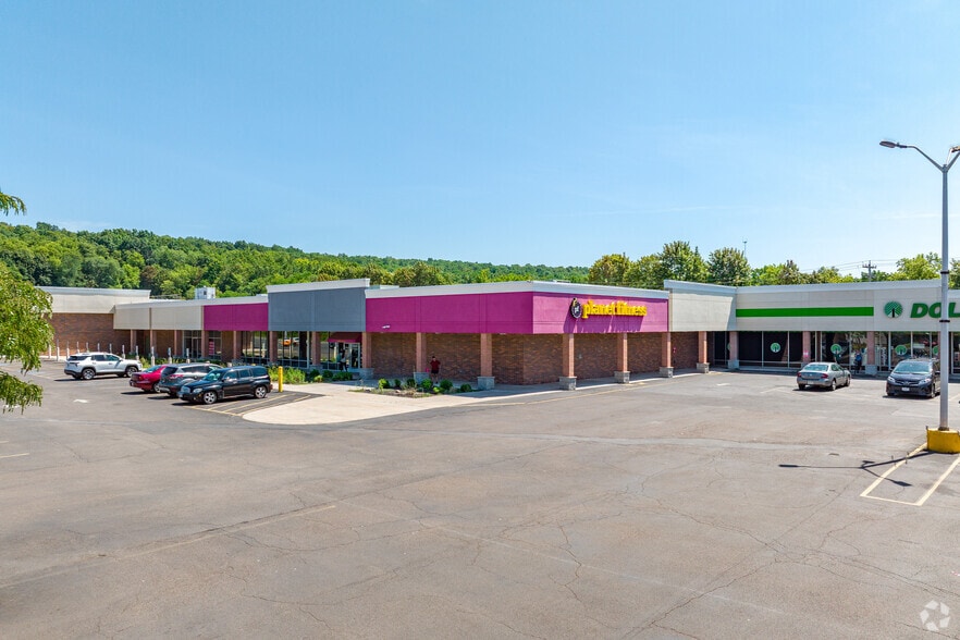 Primary Photo Of 5957-6003 S Salina St, Syracuse Storefront For Lease