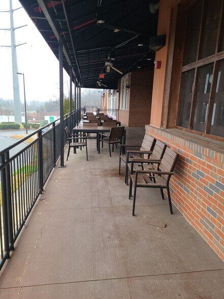 More Photos Of 9539 Pinnacle Dr, Charlotte Unknown For Lease