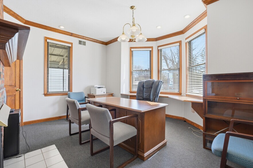 More Photos Of 8306 Ohio River Blvd, Pittsburgh Office For Sale