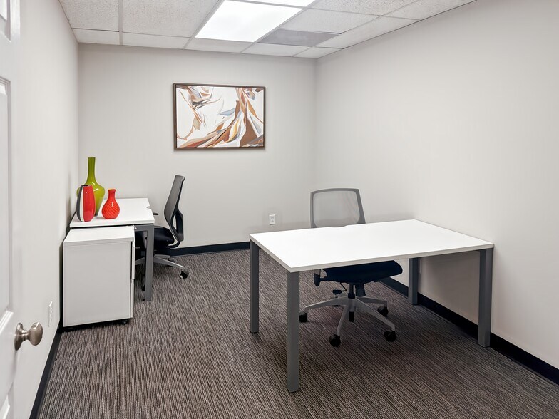 More Photos Of 15620-15648 Manchester Rd, Ellisville Coworking Space