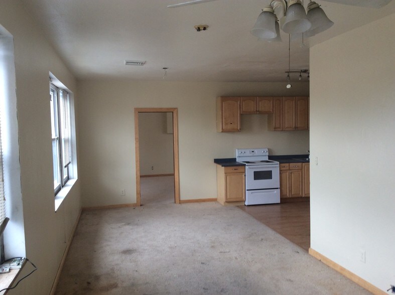 More Photos Of 804 N Lincoln St, Wilmington Storefront Retail Residential For Sale