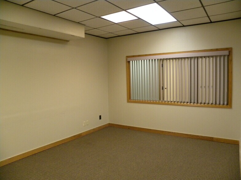 More Photos Of 305 SW Wyoming, Casper Office For Sale