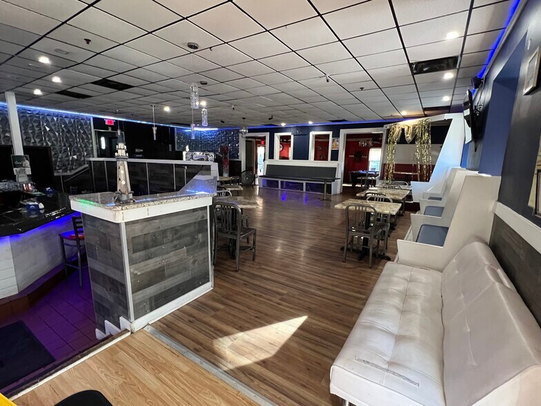 More Photos Of 2845 Mountain Industrial Blvd, Tucker Restaurant For Lease