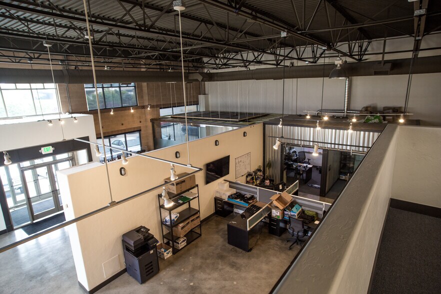 More Photos Of 713-729 N 1500, Orem Showroom For Lease