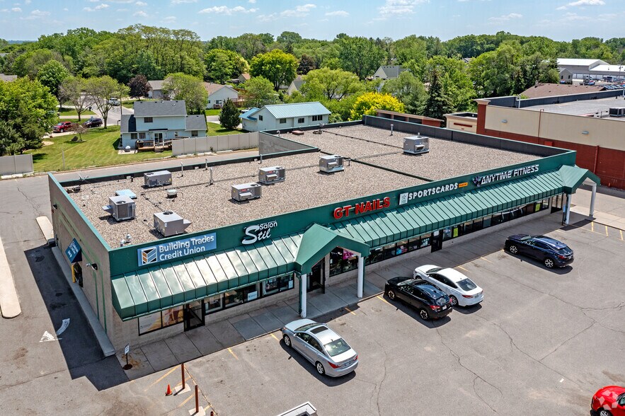 More Photos Of 2680-2688 Rice St, Saint Paul Unknown For Lease
