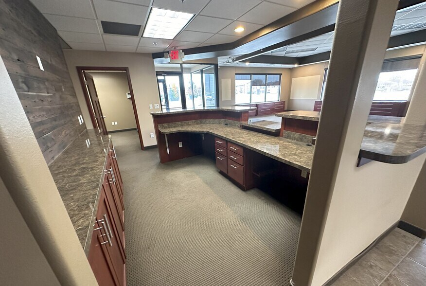 More Photos Of 1695 43rd St S, Fargo Restaurant For Lease