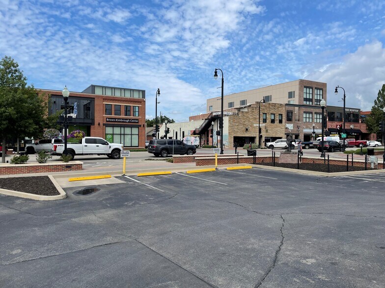 More Photos Of 303 S Main St, Broken Arrow Restaurant For Lease