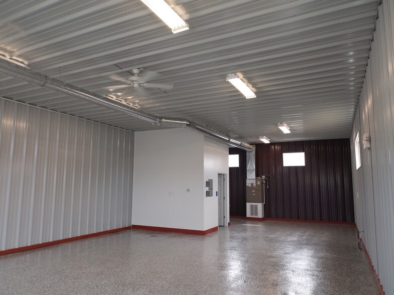 More Photos Of 4808-4820 Delemere Ave, Royal Oak Light Manufacturing For Lease