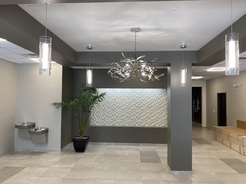 More Photos Of 2440 Louisiana Blvd NE, Albuquerque Office For Lease