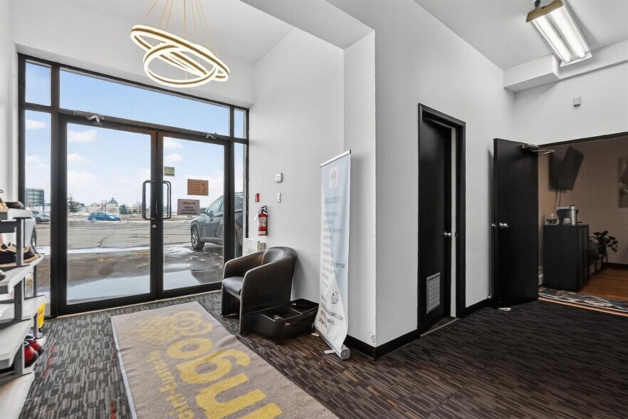 More Photos Of 512 Rue Dufour, Saint-eustache General Retail For Lease