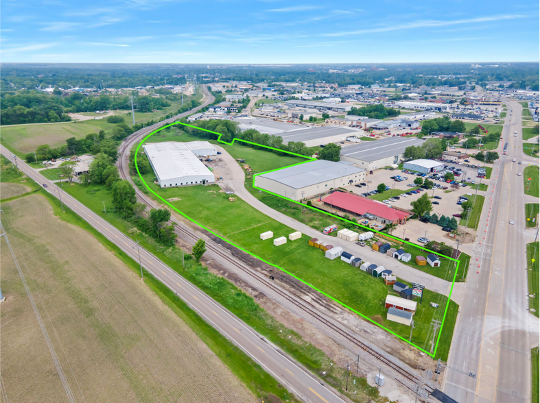 More Photos Of 1815 Morrissey Dr, Bloomington Warehouse For Sale