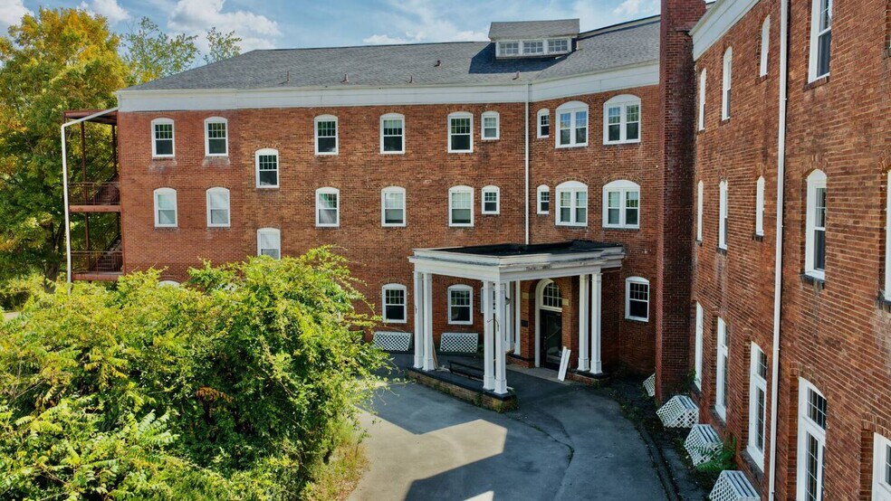 More Photos Of 158 Academy Lane Dr, Pence Springs Hotel For Sale