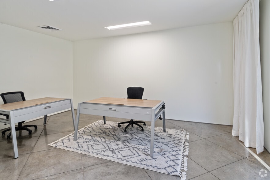 More Photos Of 2081 Columbiana Rd, Birmingham Coworking Space