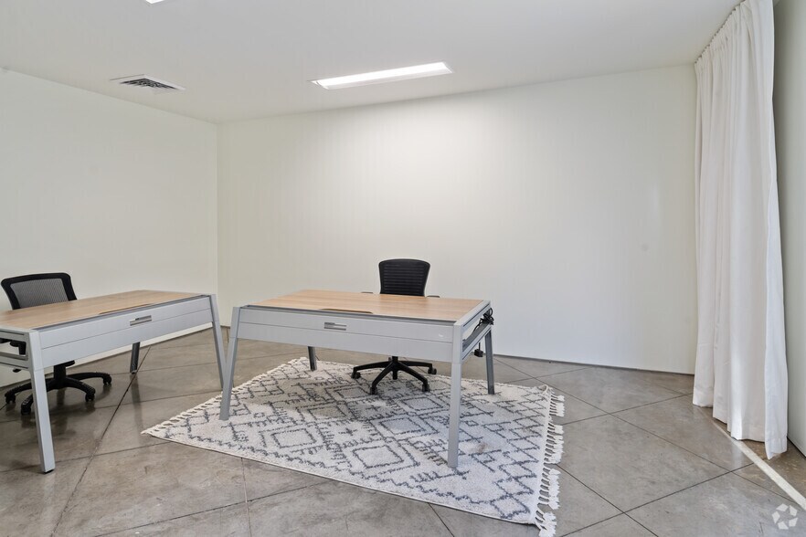 More Photos Of 2081 Columbiana Rd, Birmingham Coworking Space