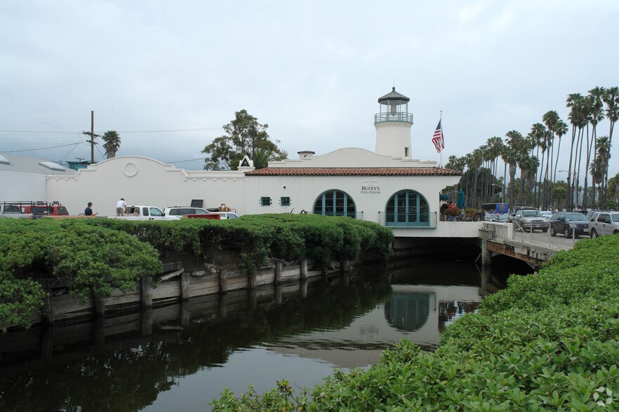 More Photos Of 15 E Cabrillo Blvd, Santa Barbara Restaurant For Lease