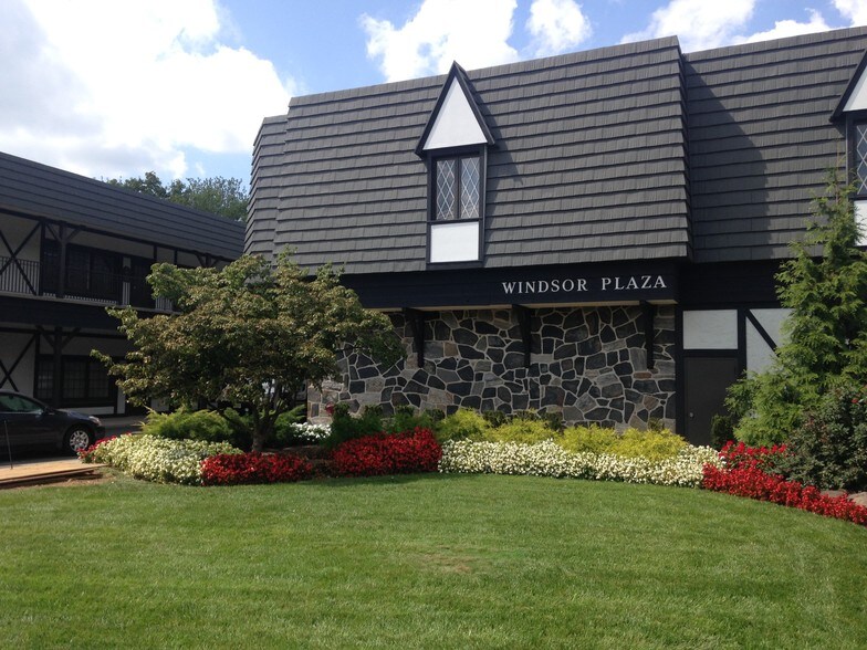 Primary Photo Of 160 S Livingston Ave, Livingston Office For Lease