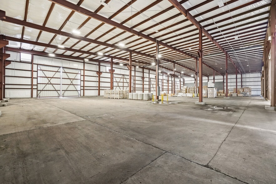 More Photos Of 8411 Villa Dr, Houston Warehouse For Lease