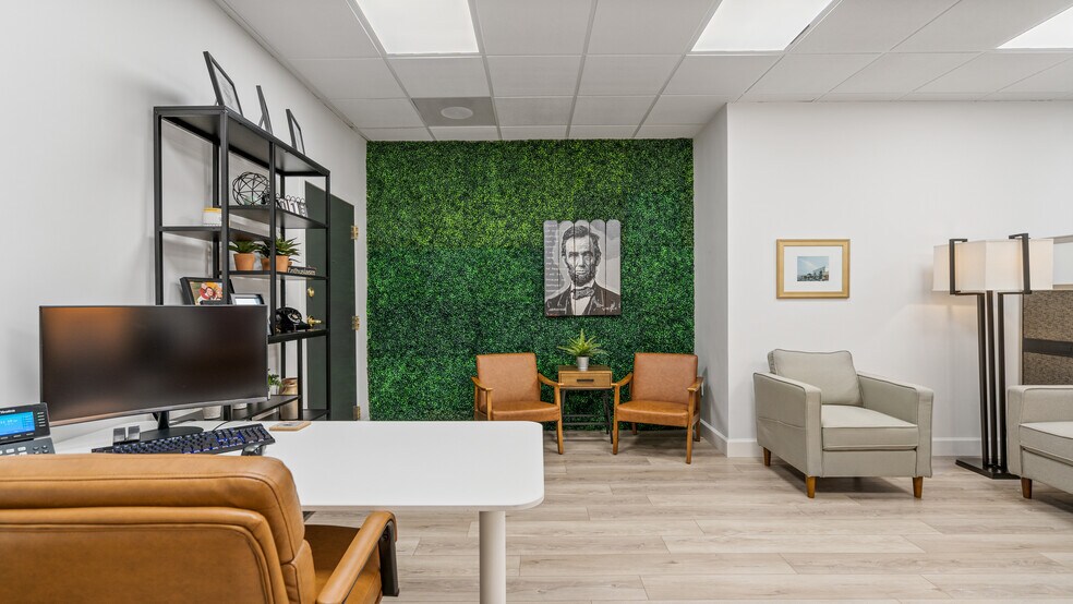 More Photos Of 1510 E Colonial Dr, Orlando Office For Lease