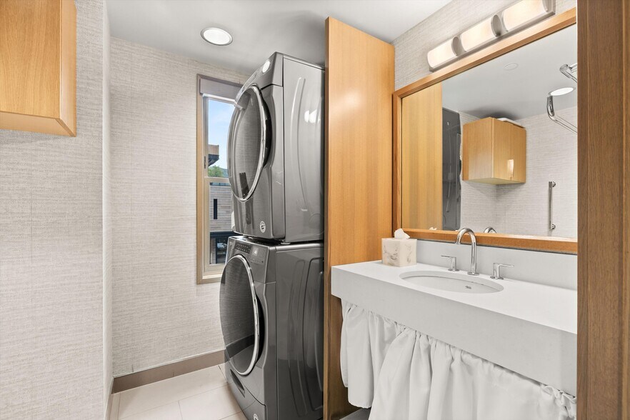 More Photos Of 122 W Main St, Aspen Office Residential For Sale