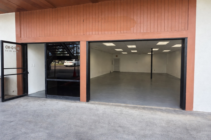 More Photos Of 6904 Miramar Rd, San Diego Storefront For Lease