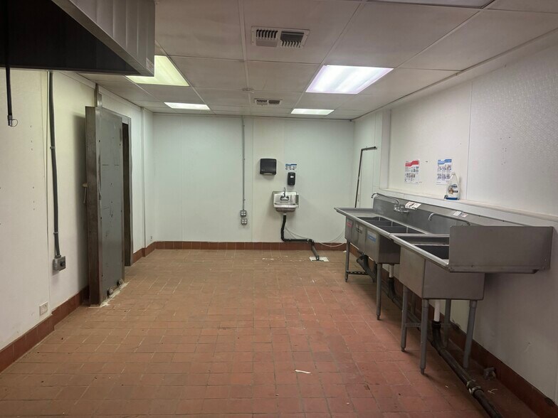 More Photos Of 32733 Highway 18, Lucerne Valley Freestanding For Lease