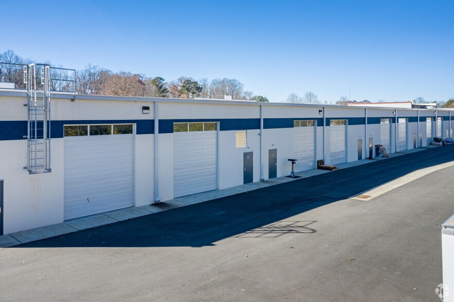 More Photos Of 3605 Latrobe Dr, Charlotte Warehouse For Lease