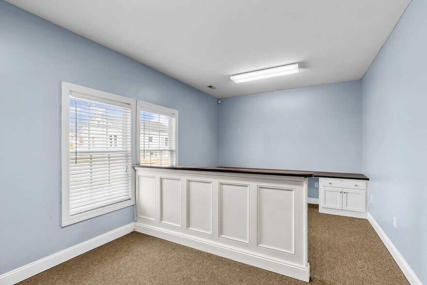 More Photos Of 107 Hillcrest Ave, Simpsonville Office For Sale