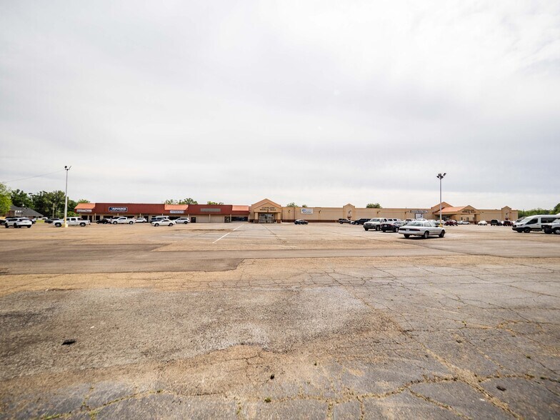 More Photos Of 810 E Sunflower Rd, Cleveland Medical For Lease