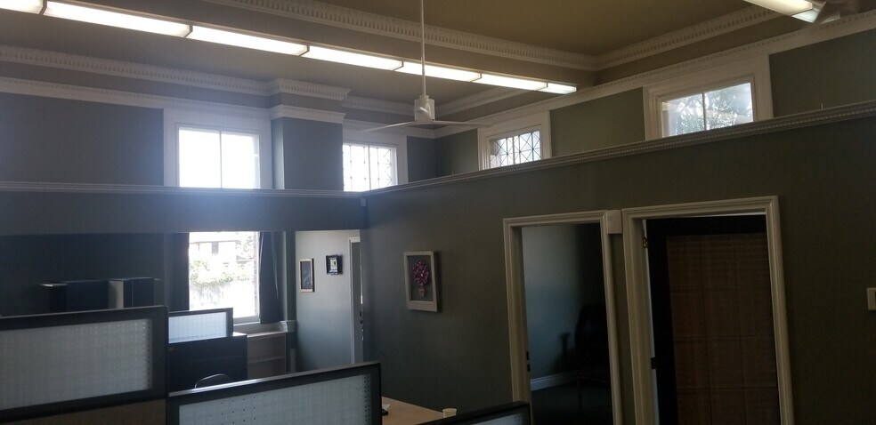 More Photos Of 34 Water St N, Cambridge Office For Lease