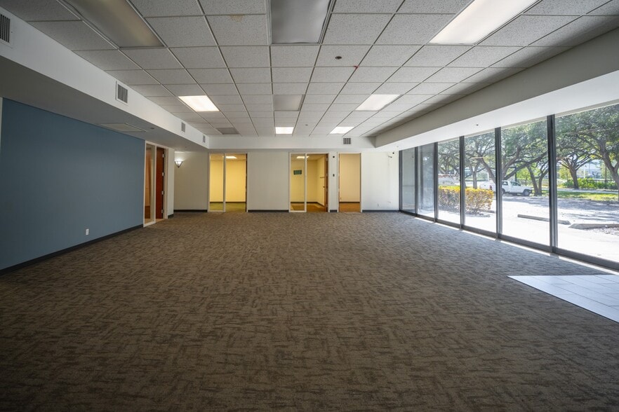 More Photos Of 6000 Park of Commerce Blvd, Boca Raton Distribution For Lease
