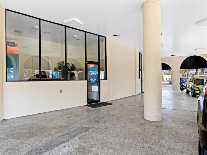 More Photos Of 1060 21st St, Vero Beach Office For Lease