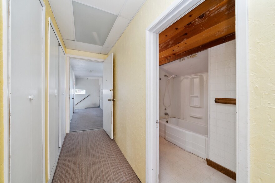 More Photos Of 35800 7th (Hwy101) St, Nehalem Storefront Retail Residential For Sale