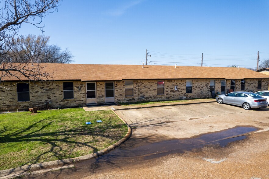 More Photos Of 100 Colvin St, Mount Vernon Apartments For Sale