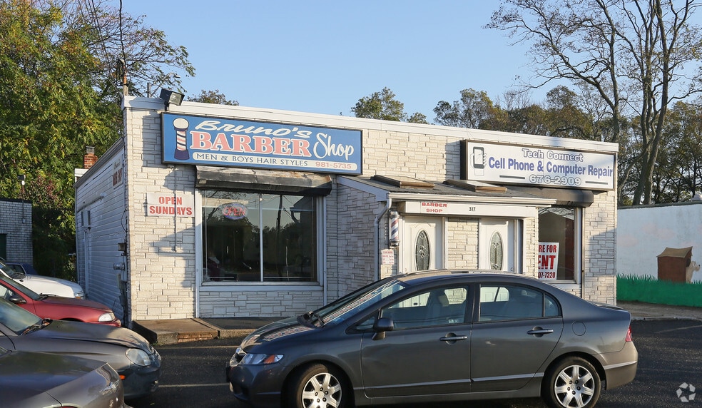 More Photos Of 317 Union Ave, Holbrook Freestanding For Sale