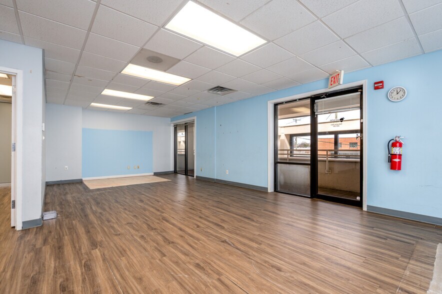 More Photos Of 1919 West St, Annapolis Office For Lease