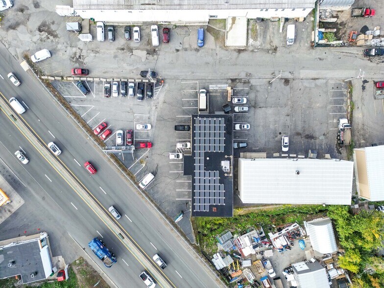 More Photos Of 28-32 Osprey Rd, Saugus Light Distribution For Lease