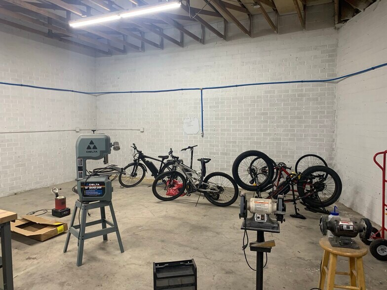 More Photos Of 10650 Irma Dr, Northglenn Industrial For Sale