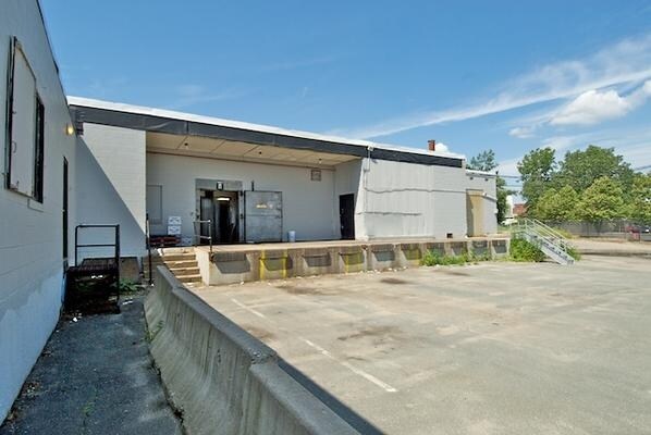 More Photos Of 1 Griffin Way, Chelsea Food Processing For Lease