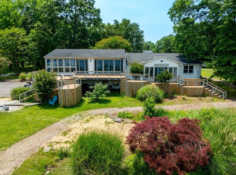 More Photos Of 1052 Old Turkey Point Rd, Edgewater Marina For Sale