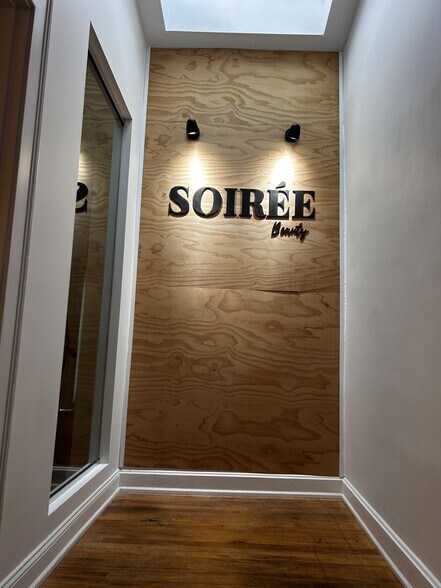 More Photos Of 677 High St, Columbus Storefront Retail Office For Lease