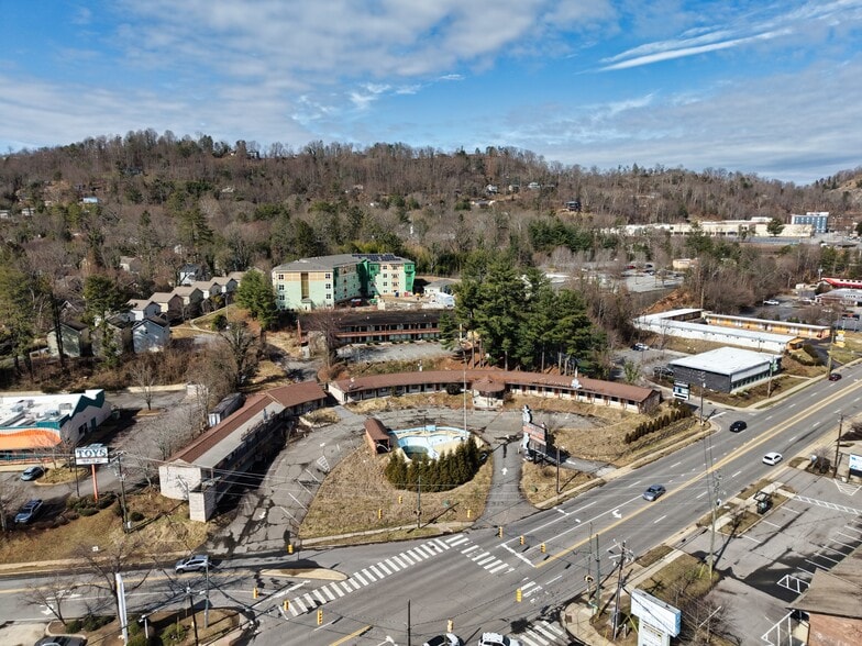 Primary Photo Of 155 Tunnel Rd, Asheville Hotel For Sale