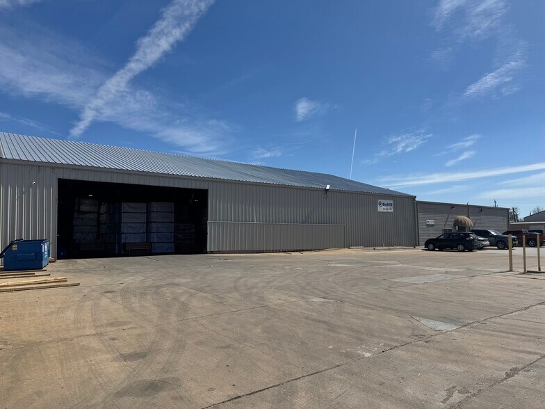 More Photos Of 607 Dumont St, South Houston Manufacturing For Sale