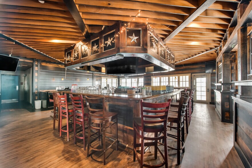 More Photos Of 5812 N Interstate 35, Denton Restaurant For Lease