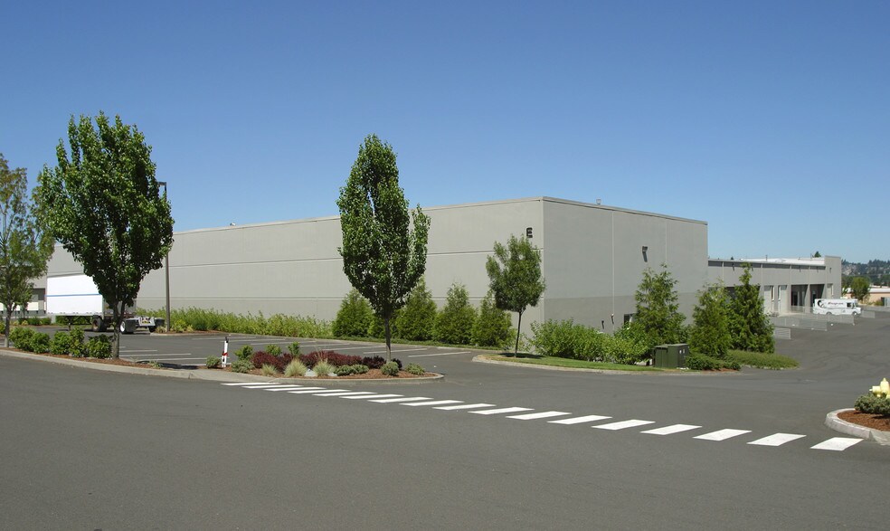 More Photos Of 19801-19899 SW 95th Ave, Tualatin Warehouse For Lease